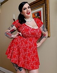 She's back! Marilyn Mayson, amazingly sexy and with some serious boobies! This plumper has it all. That sexy mouth and those tatts make it hotter